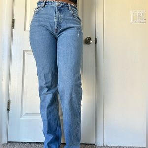 A&F 90’s relaxed jean- high rise